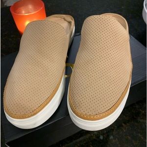 Worn once suede mule